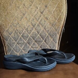 Crocs Capri Black Metallic Textured Wedge Slip On Thong Flip Flops Sandals Shoes